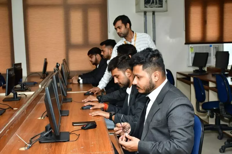 GNIOT Institute of Management Studies_Computer Centre