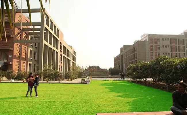 Master School of Management view