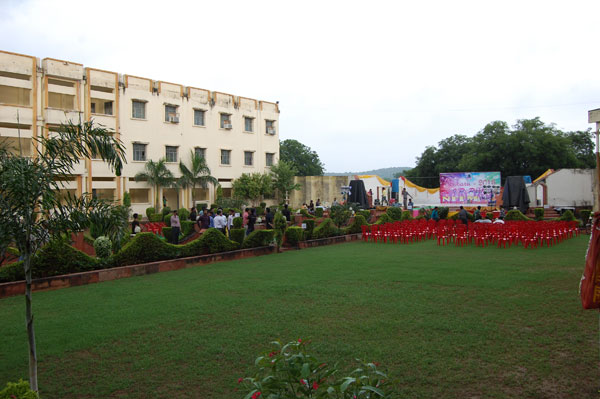 Nagaji Institute of Technology and Management Building