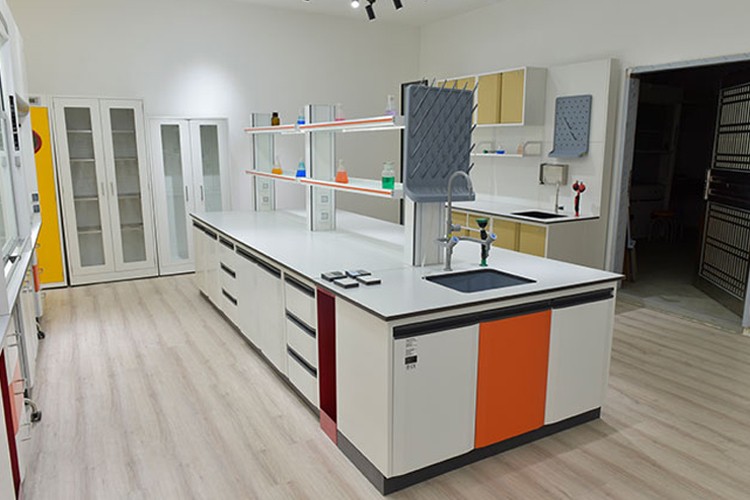 Chandigarh University UP Campus lab