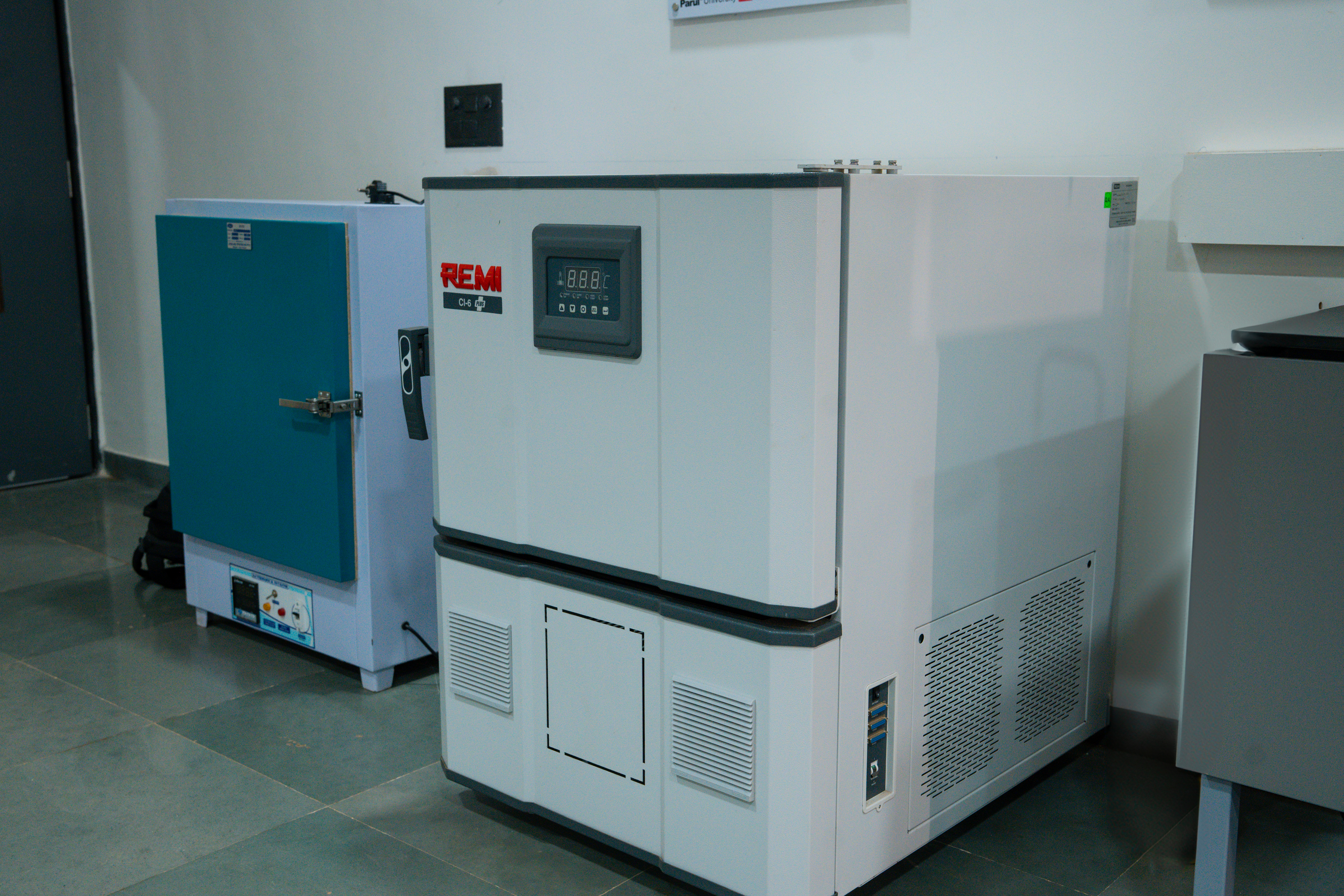 Microbiology & Clinical Pathology Lab