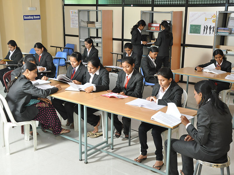 Abasaheb Garware Institute of Management Studies Library(2)