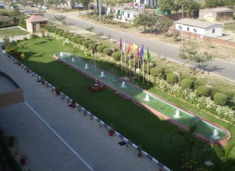 Accman Institute of Management Campus View(6)