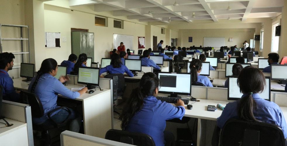 Ajeenkya DY Patil School of Engineering Labs(2)