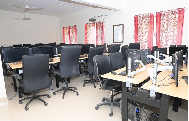 Akemi Business School Labs(3)
