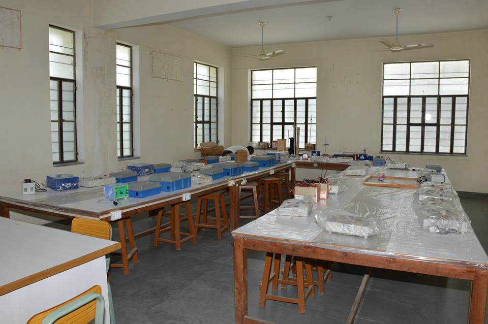 Alankar Mahila P.G. Mahavidyalaya Labs(5)
