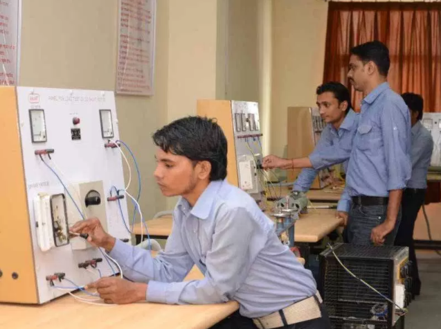 Allenhouse Group of Institutions Labs(8)