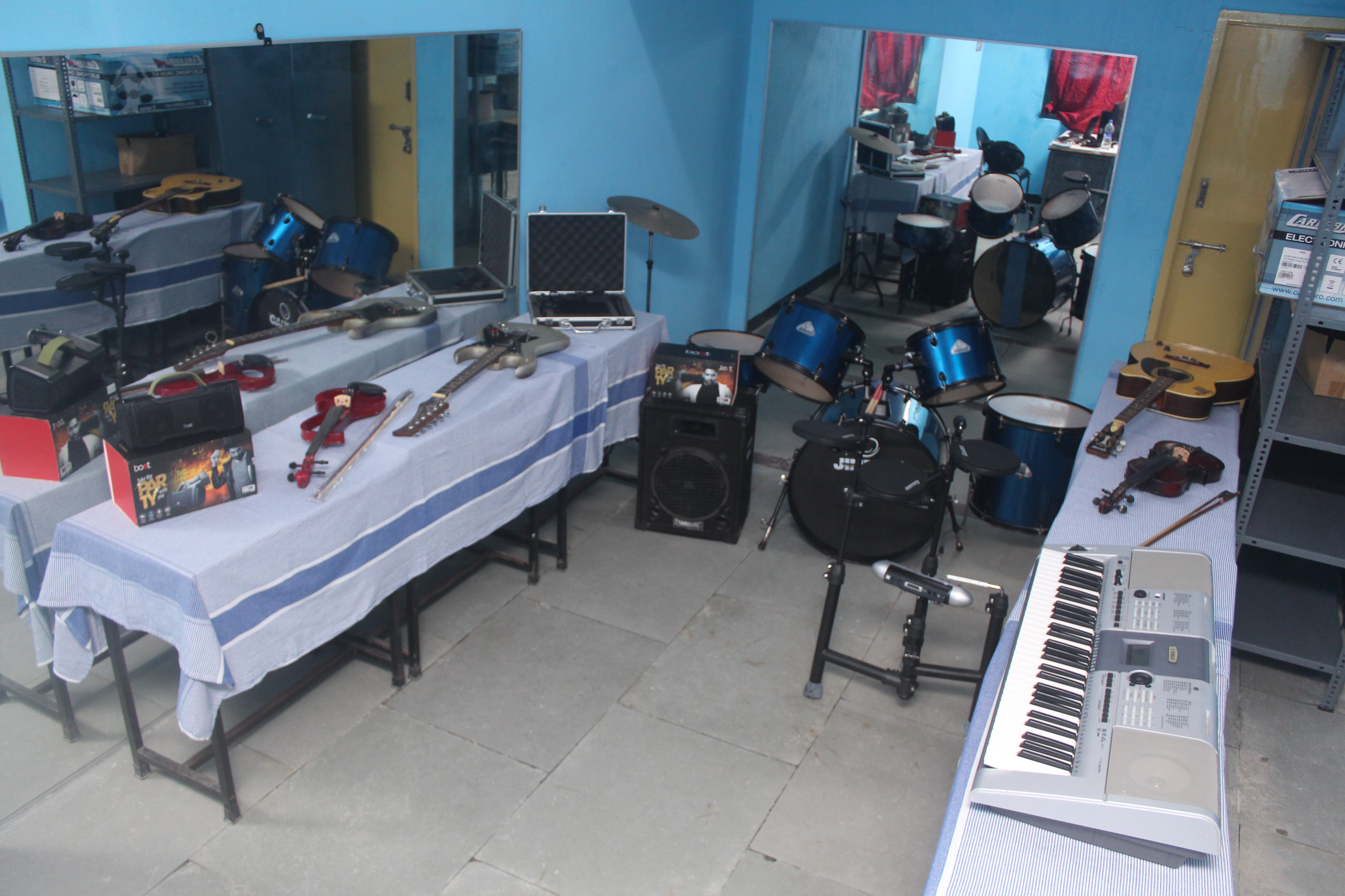 AMET University Powered by Emversity Others(4)