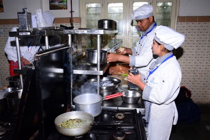 Amrapali Institute Haldwani Labs(1)