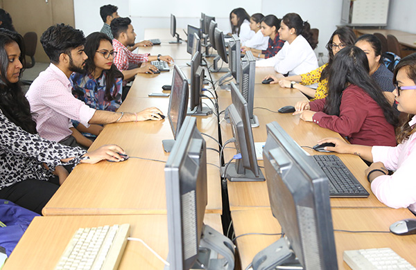 Apeejay Institute of Mass Communication Labs