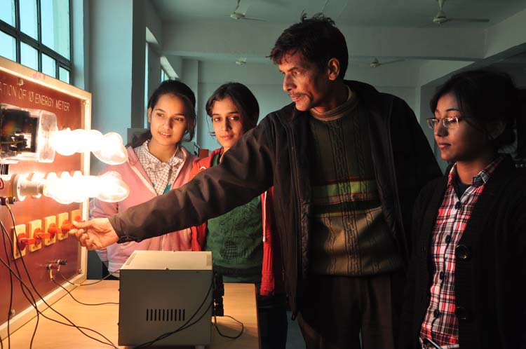 Apollo Institute of Technology Labs(2)