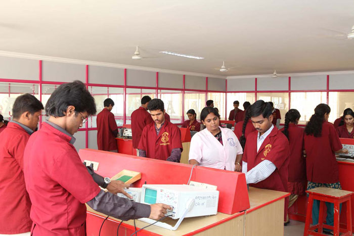 Apollo Priyadarshanam Institute of Technology Labs(3)