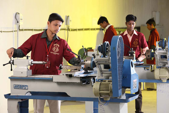 Apollo Priyadarshanam Institute of Technology Labs(4)