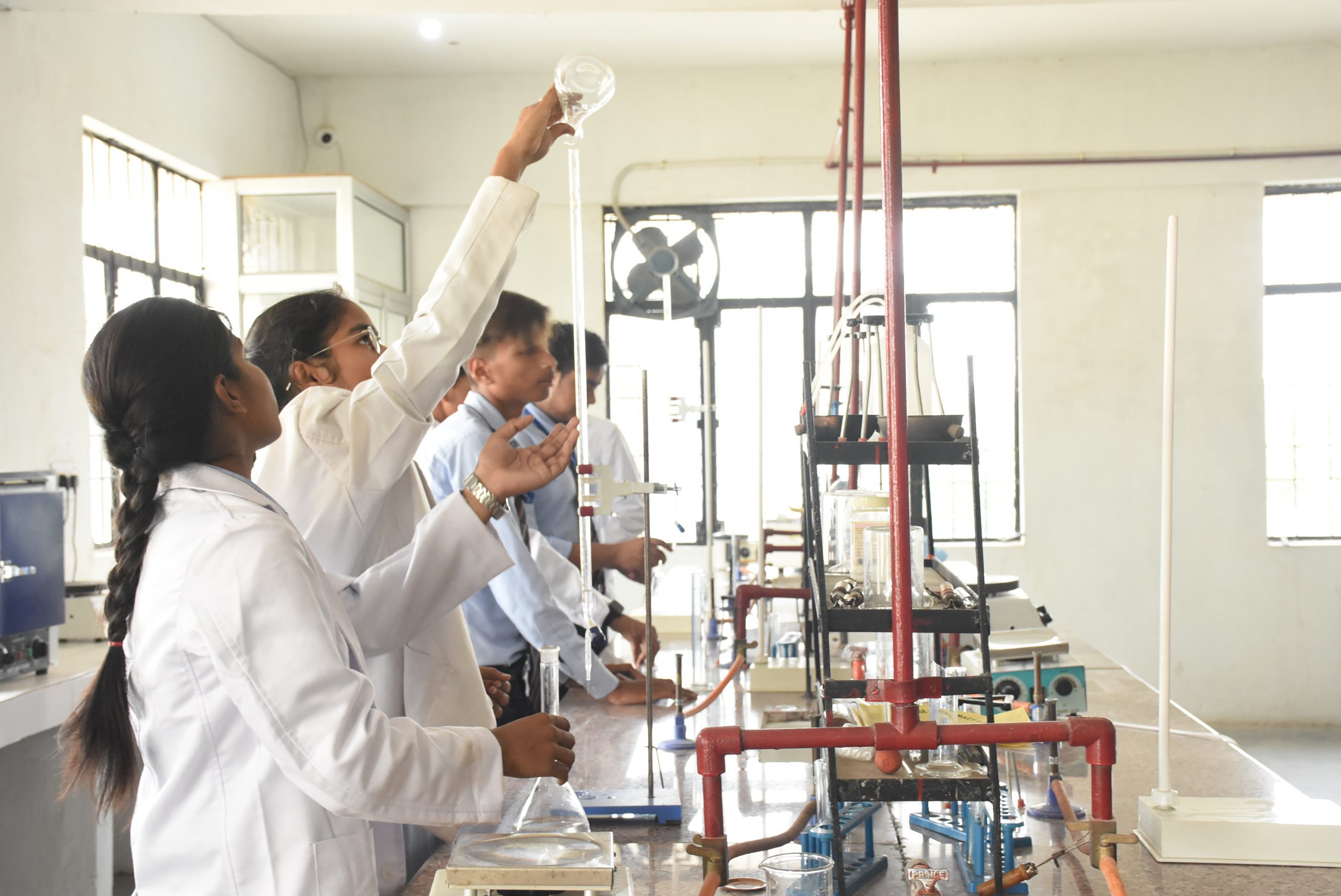 Aryakul College of Pharmacy and Research, Sitapur Labs(1)