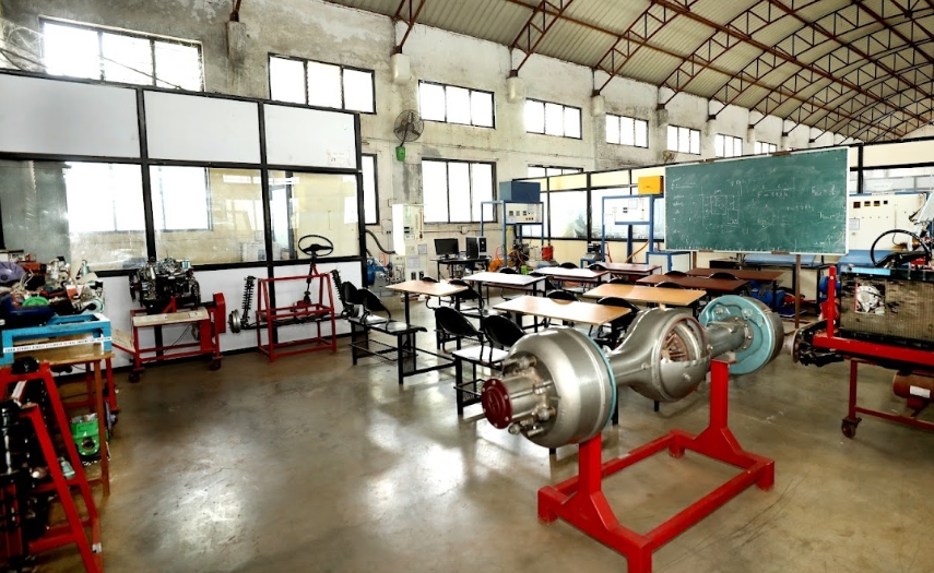 Ashokrao Mane Group of Institutions (AMGOI) Labs(3)