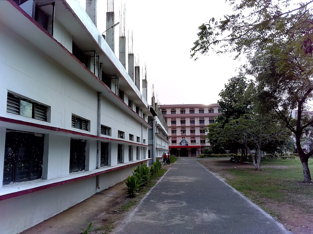 Avanthi Institute of Engineering and Technology Campus View(2)