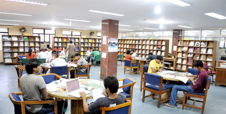 Avinash College of Commerce, Himayatnagar Library