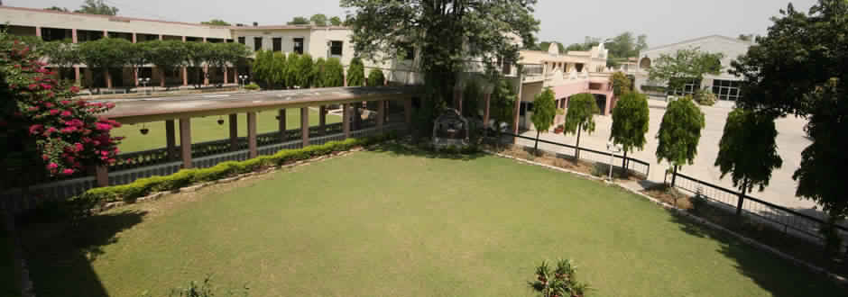 Banarsi Dass Arya College Campus View(2)