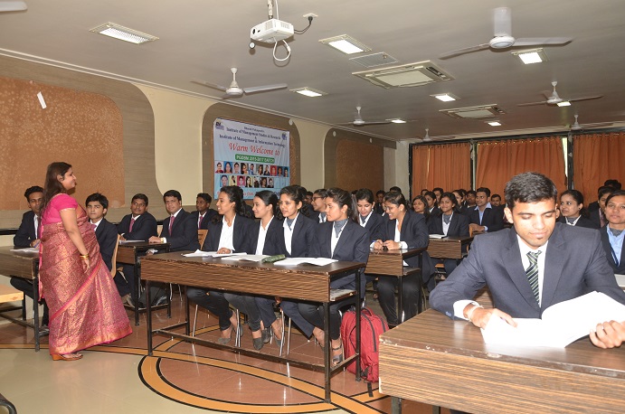 Bharati Vidyapeeth Institute of Management Classroom