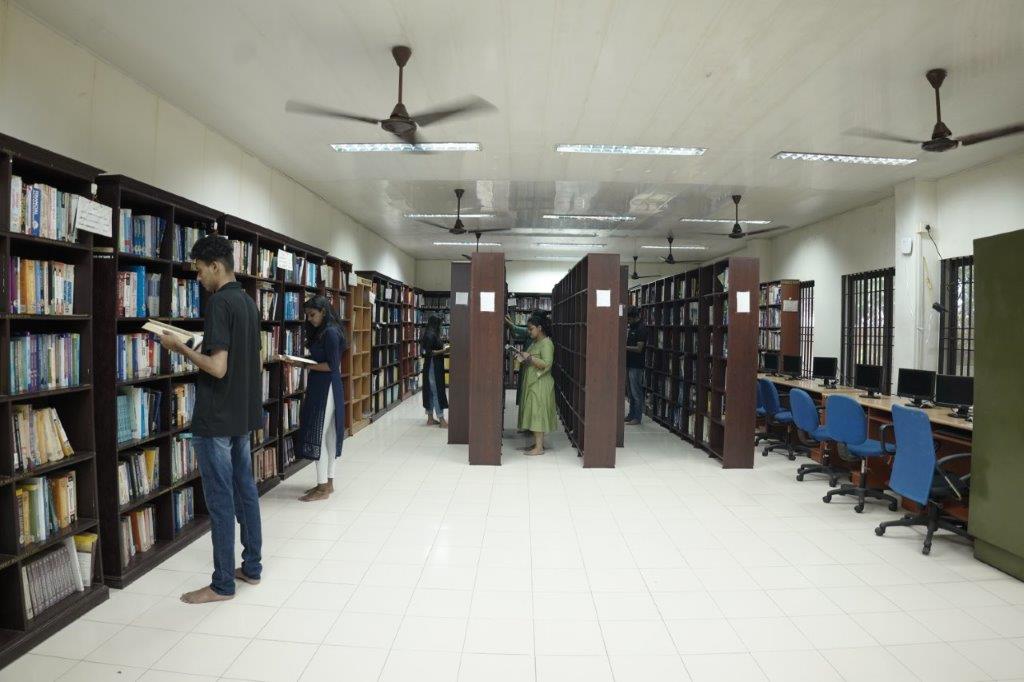 Bhavan's Royal Institute of Management Library(1)