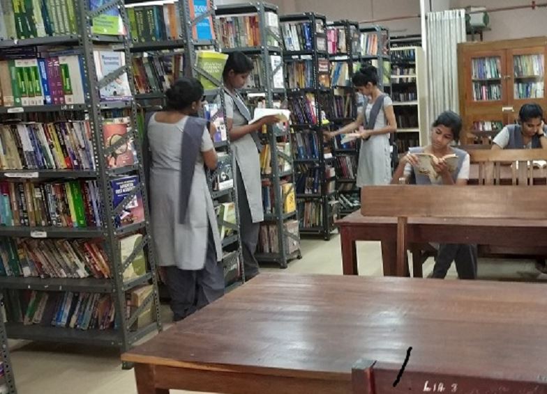 Chinmaya College of Arts,Commerce and Science Library