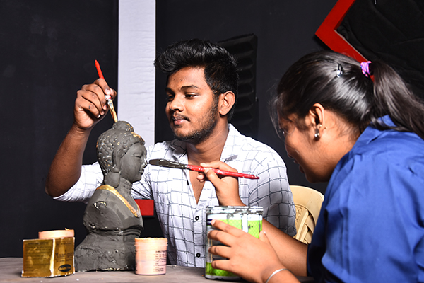 Clusters Media College Students Work(3)