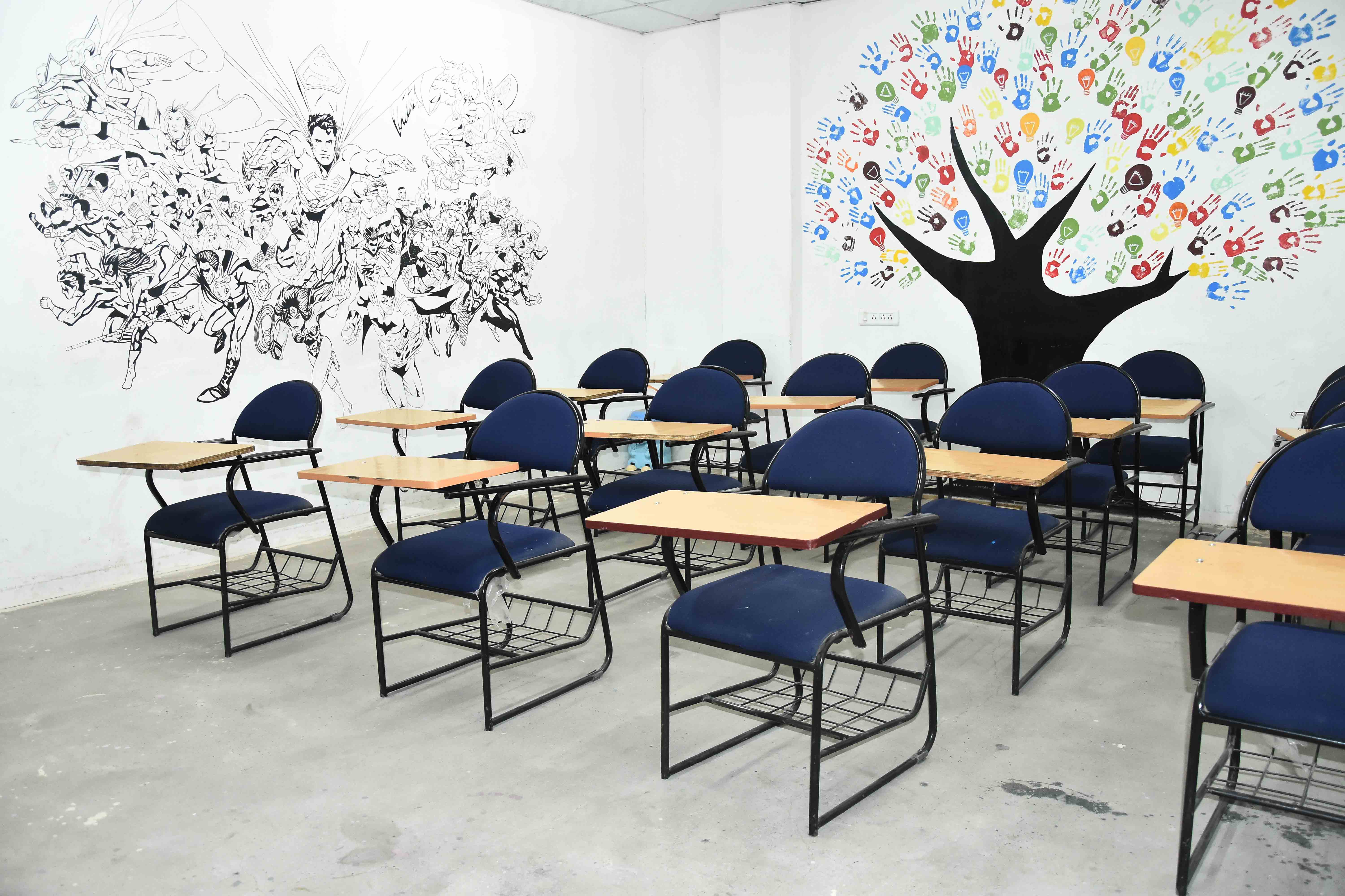 Clusters Media College Classroom