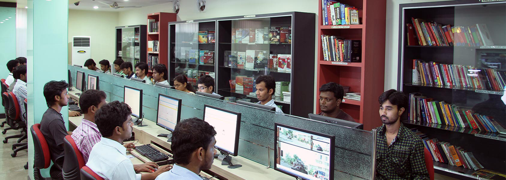 Creative Multimedia College of Fine Arts Labs(1)