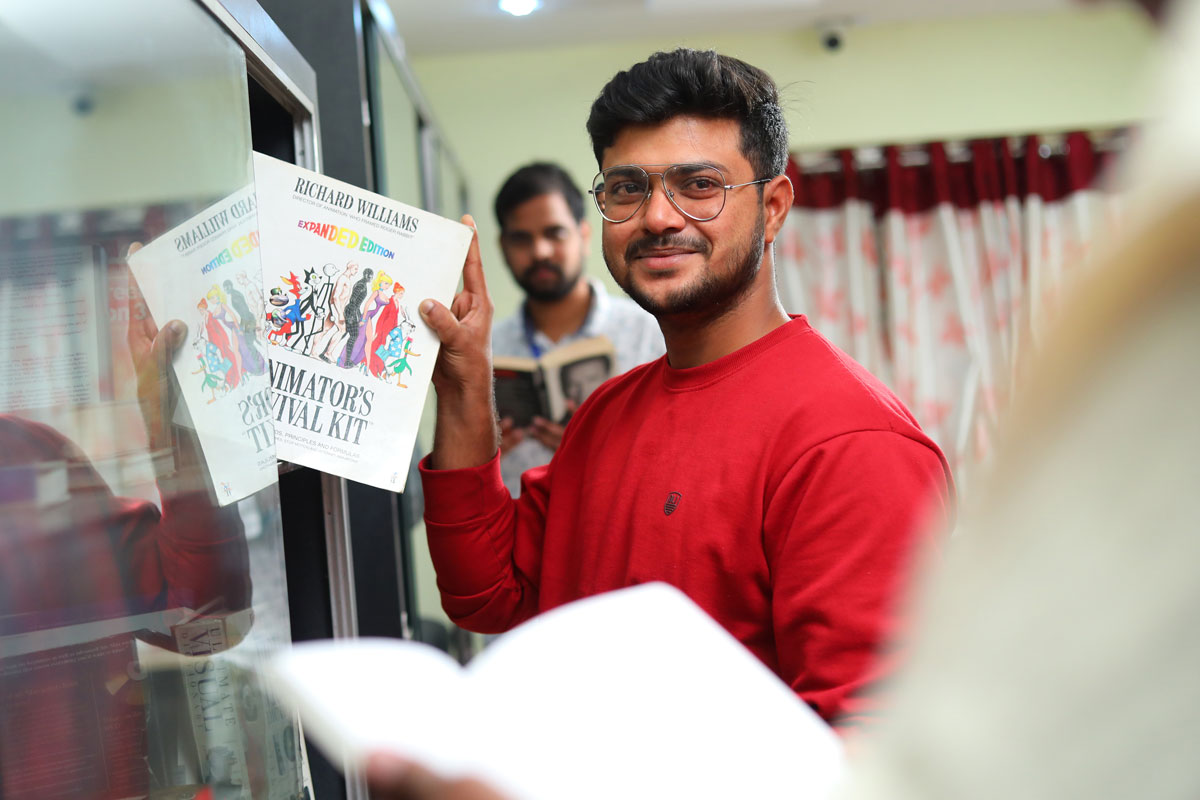 Creative Multimedia College of Fine Arts Library(1)