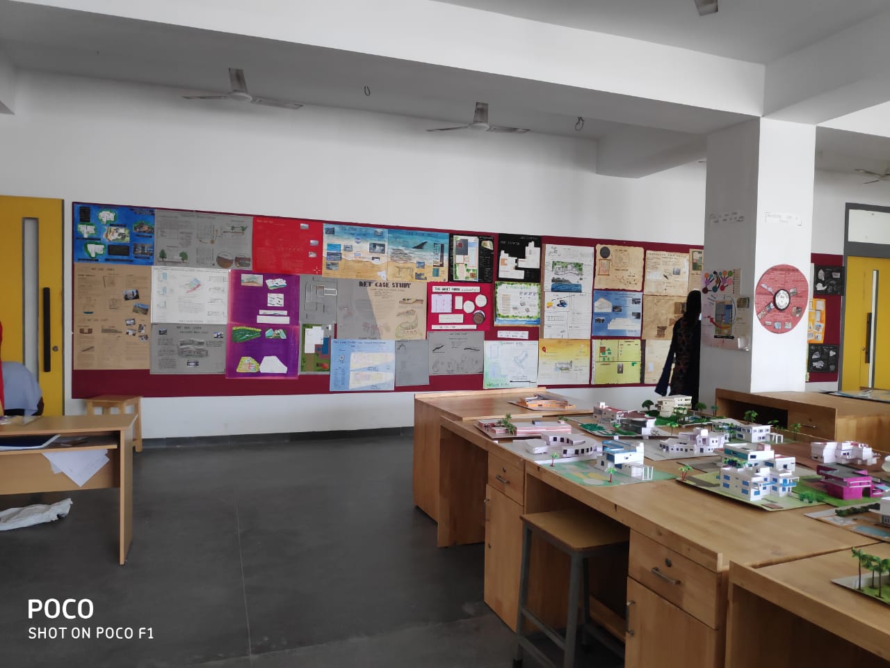 Crescent School of Architecture Classroom(1)