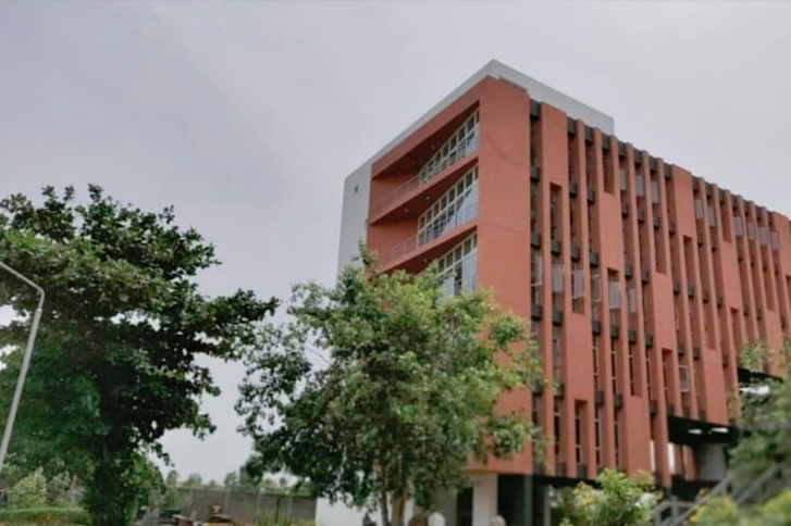 Crescent School of Architecture Campus Building(3)