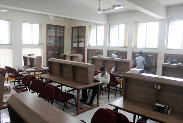 D.E.S's Shri Navalmal Firodia Law College Library