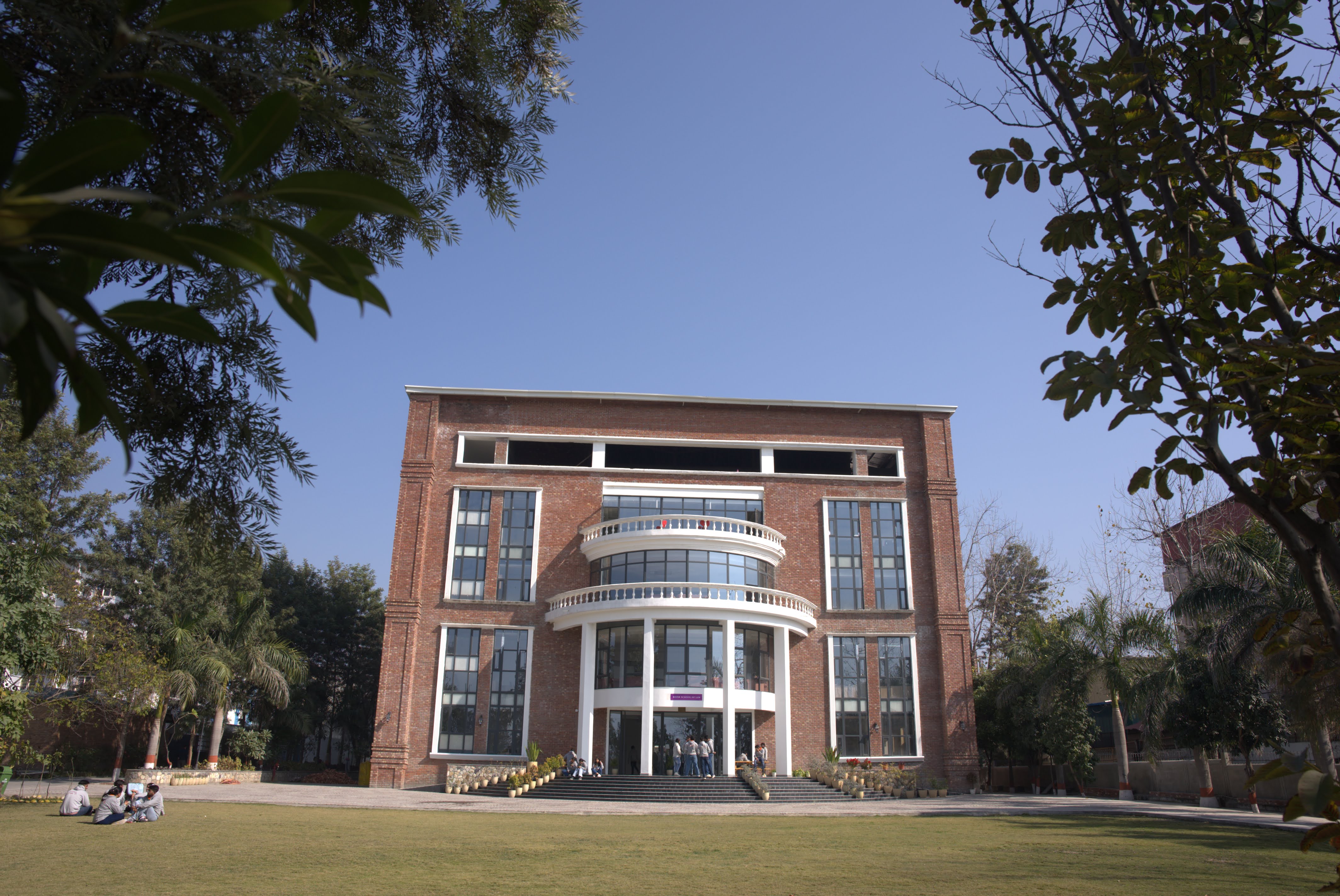 DBS Global University Powered by Emversity Campus Building(4)