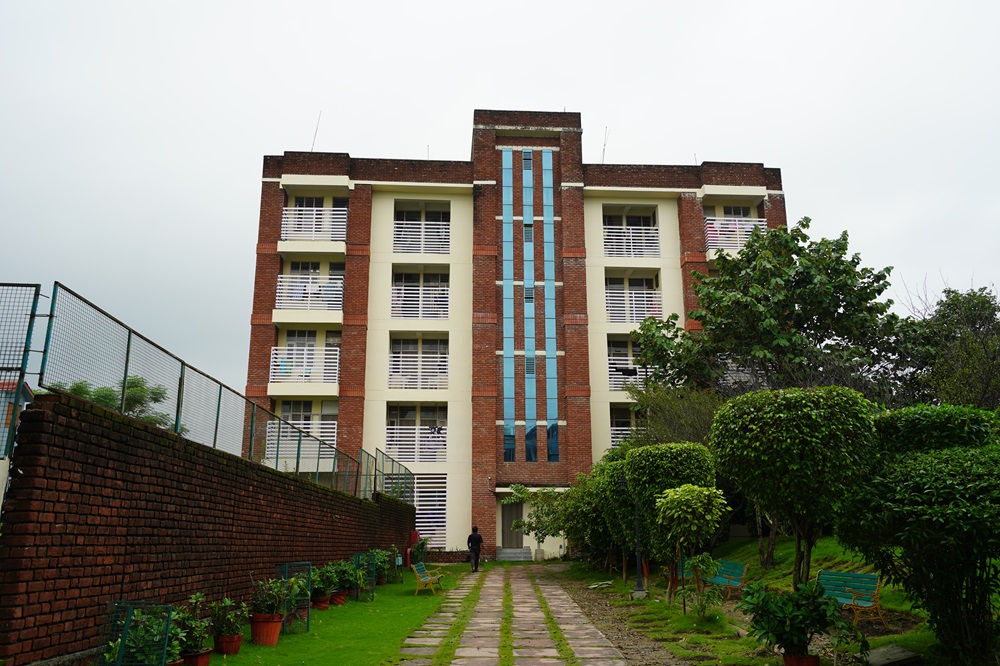 DBS Global University Powered by Emversity Campus Building(6)