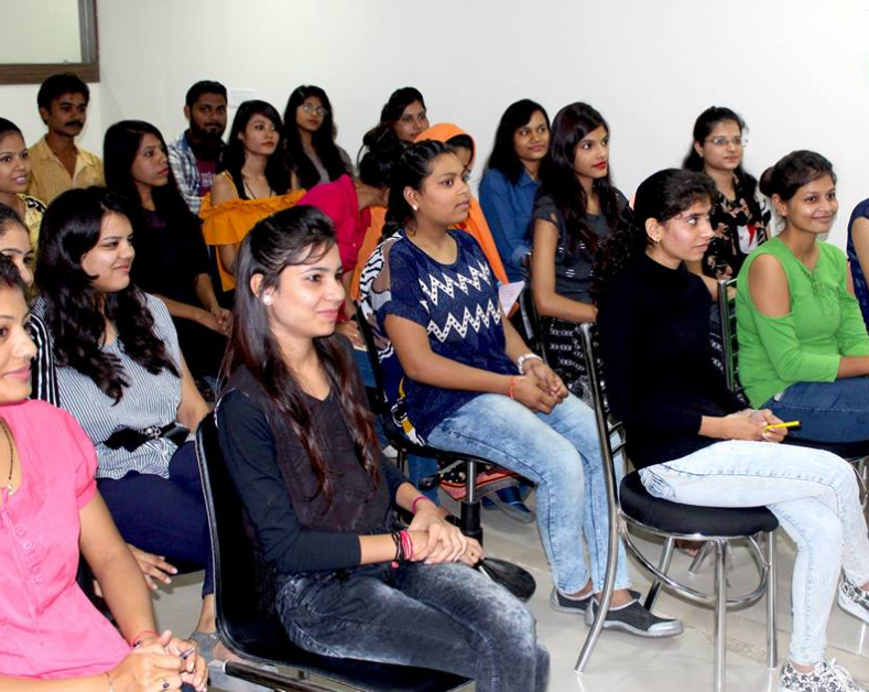 Design Solution Institute of Fashion Designing Classroom