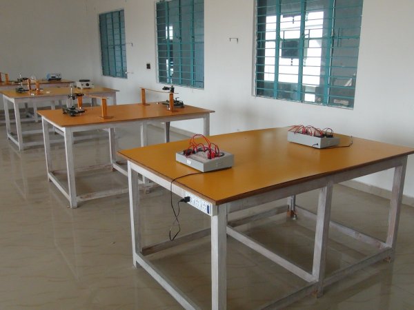 Dhanalakshmi Srinivasan Institute of Research and Technology Labs(3)