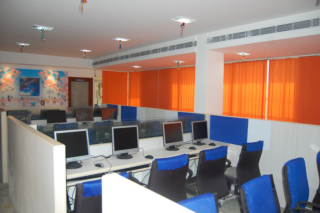 Digiquest Institute of Creative Arts and Design Labs(1)