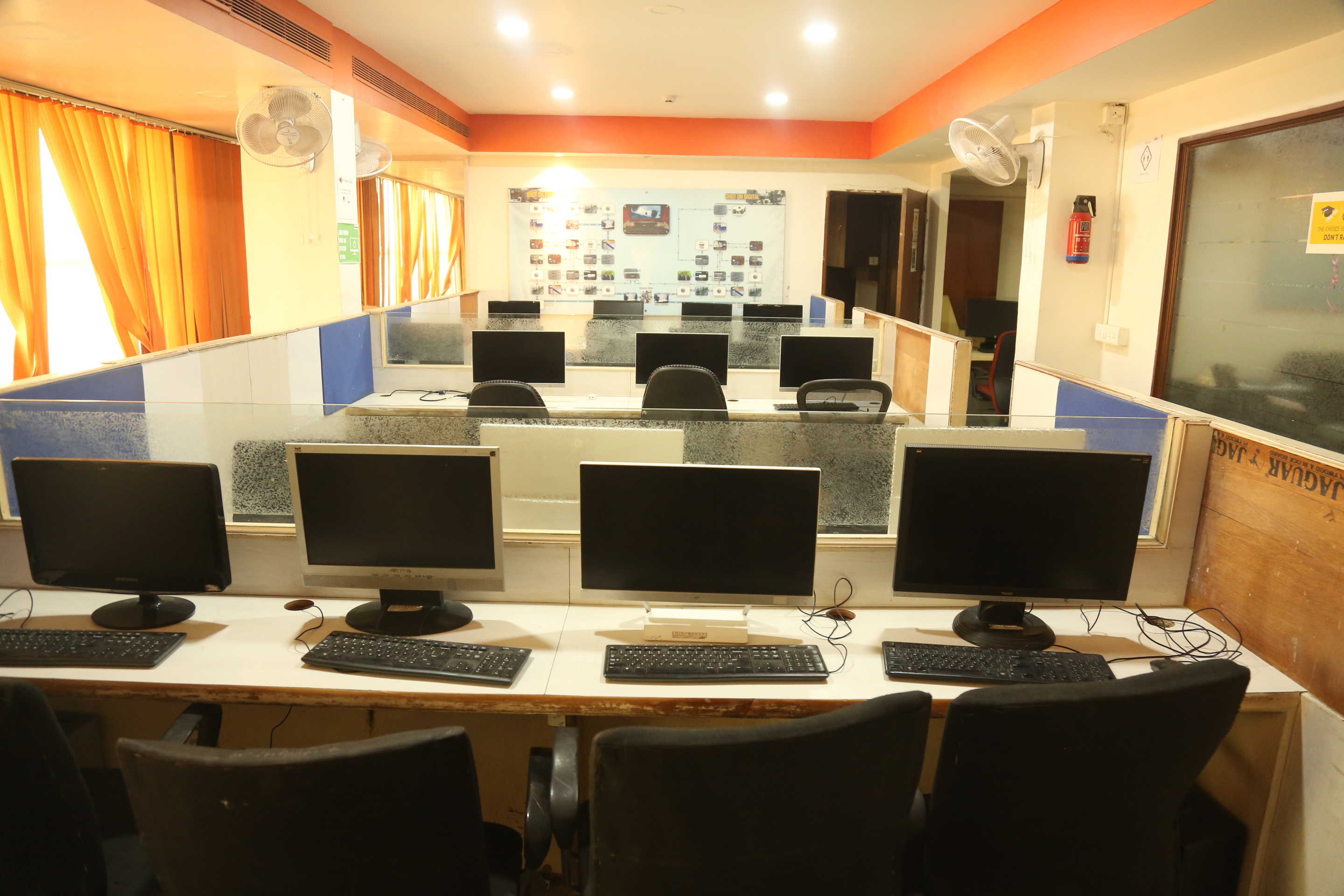 Digiquest Institute of Creative Arts and Design Labs(4)