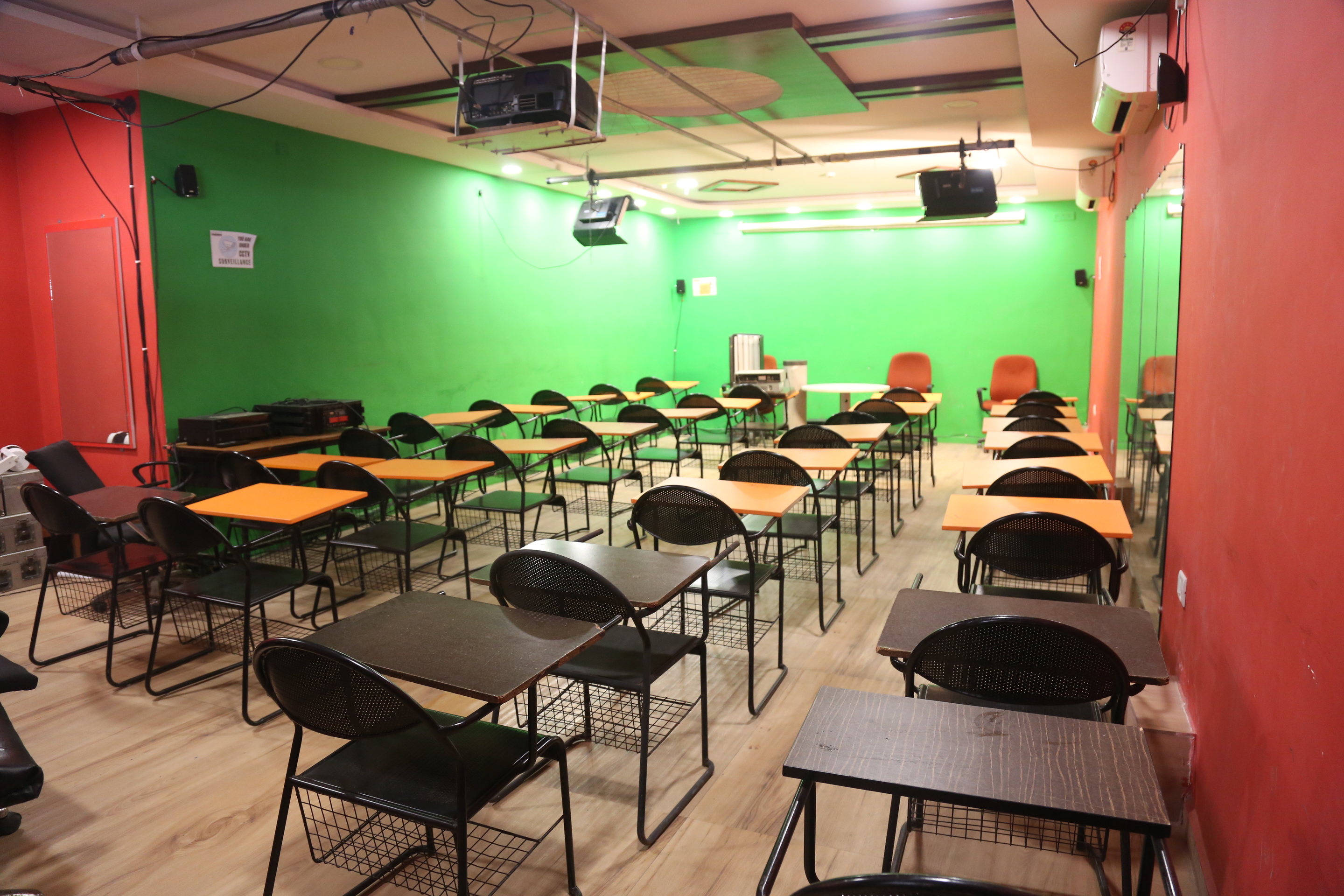 Digiquest Institute of Creative Arts and Design Classroom(3)