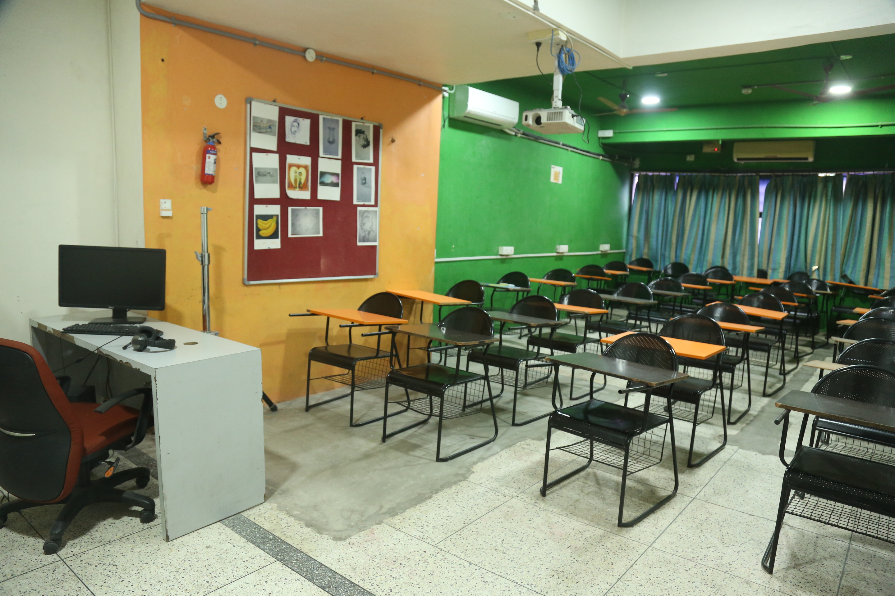 Digiquest Institute of Creative Arts and Design Classroom(5)