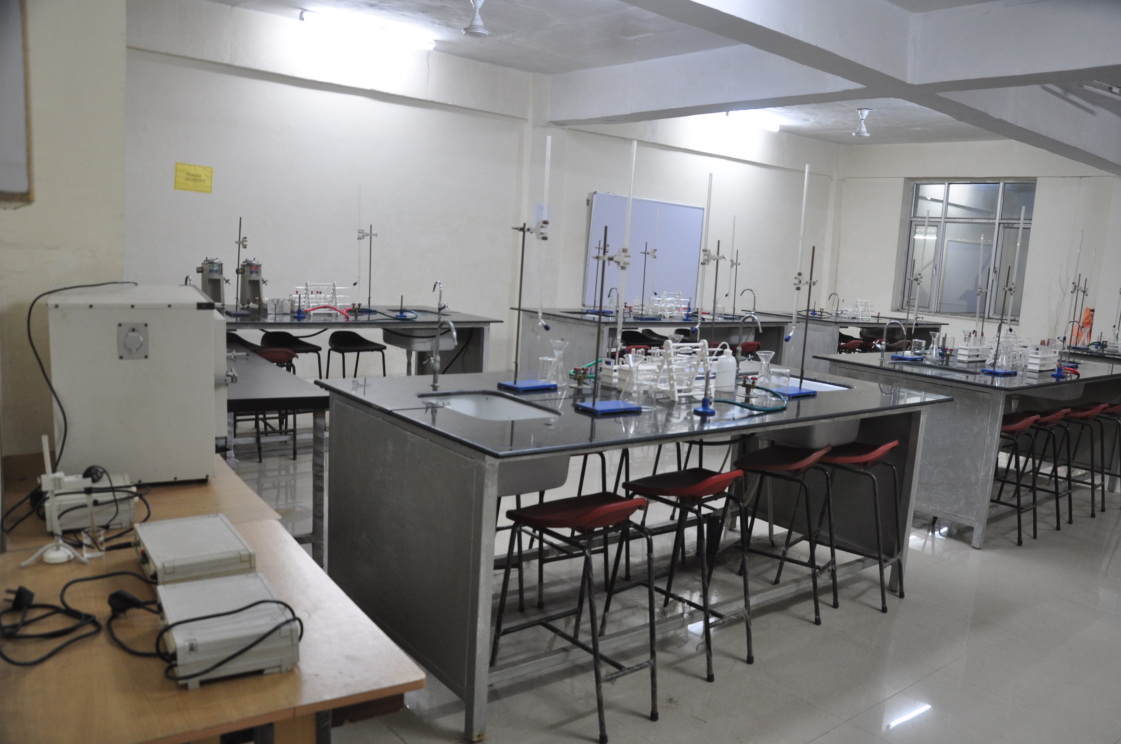 Dr CV Raman University Bihar Labs(1)
