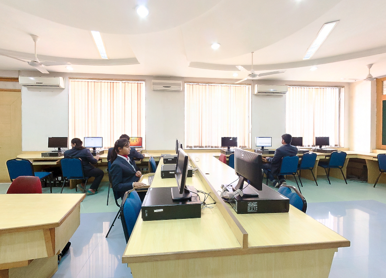 DY Patil B School Labs(1)