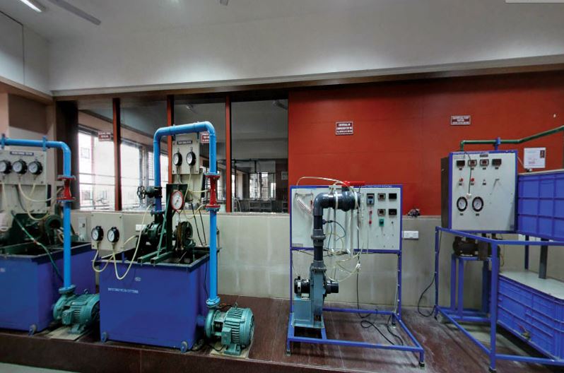 DY Patil Institute of Technology Pune Labs(4)