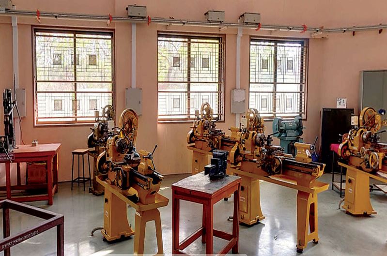 DY Patil Institute of Technology Pune Labs(5)