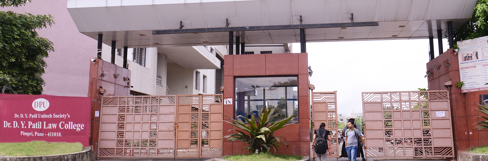 D Y Patil Law College, Pimpri, Pune Entrance(2)