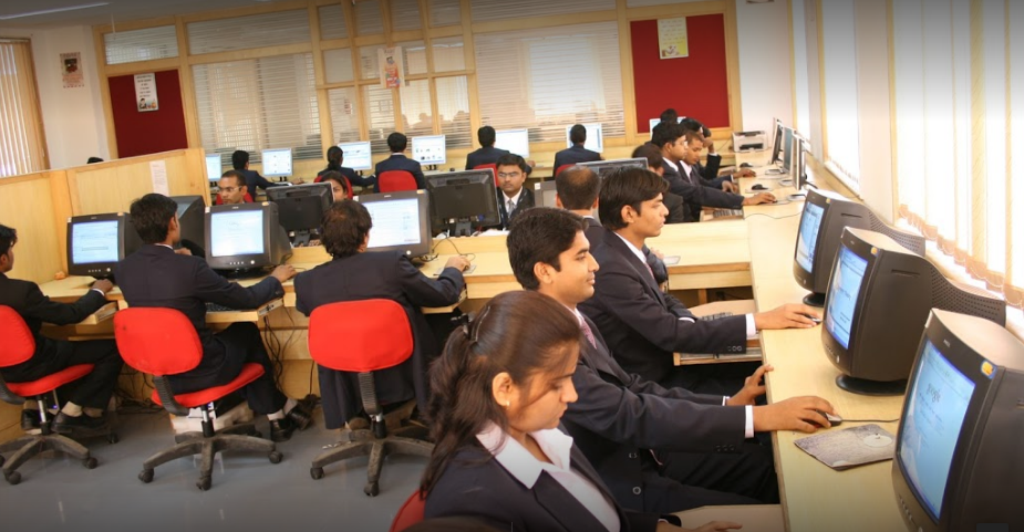 DY Patil Global Business School Labs