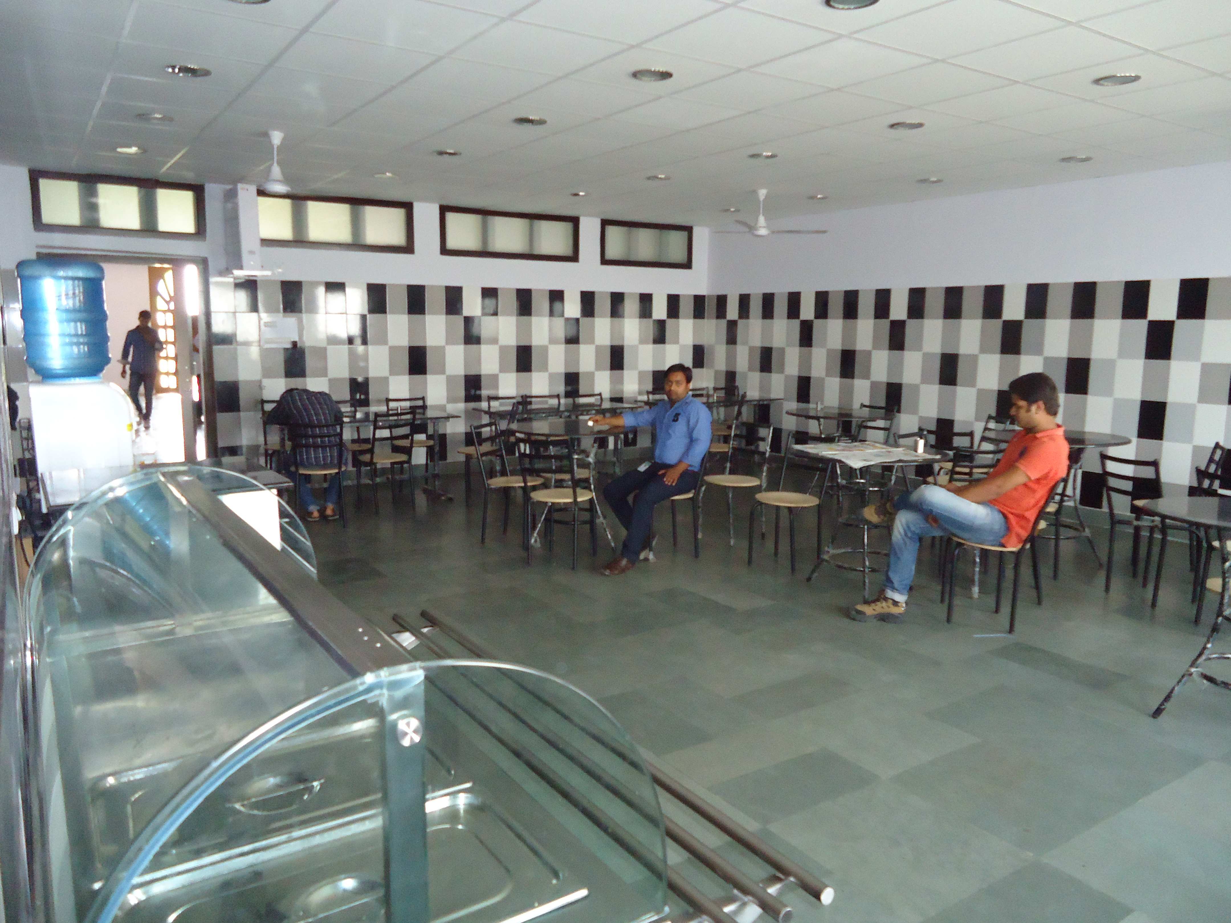Dr K.N Modi University Cafeteria / Mess