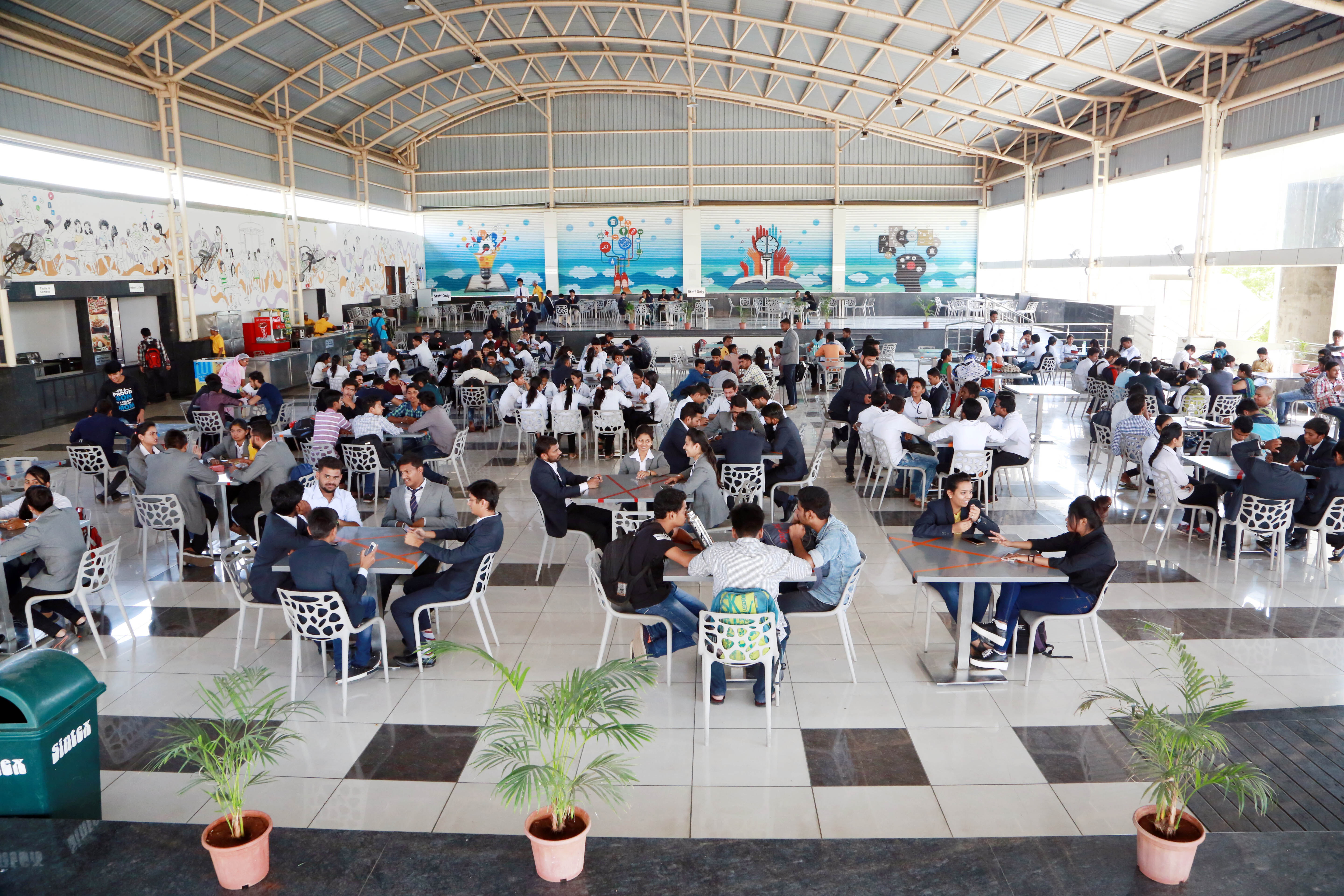 DY Patil Akurdi MBA Cafeteria / Mess(1)