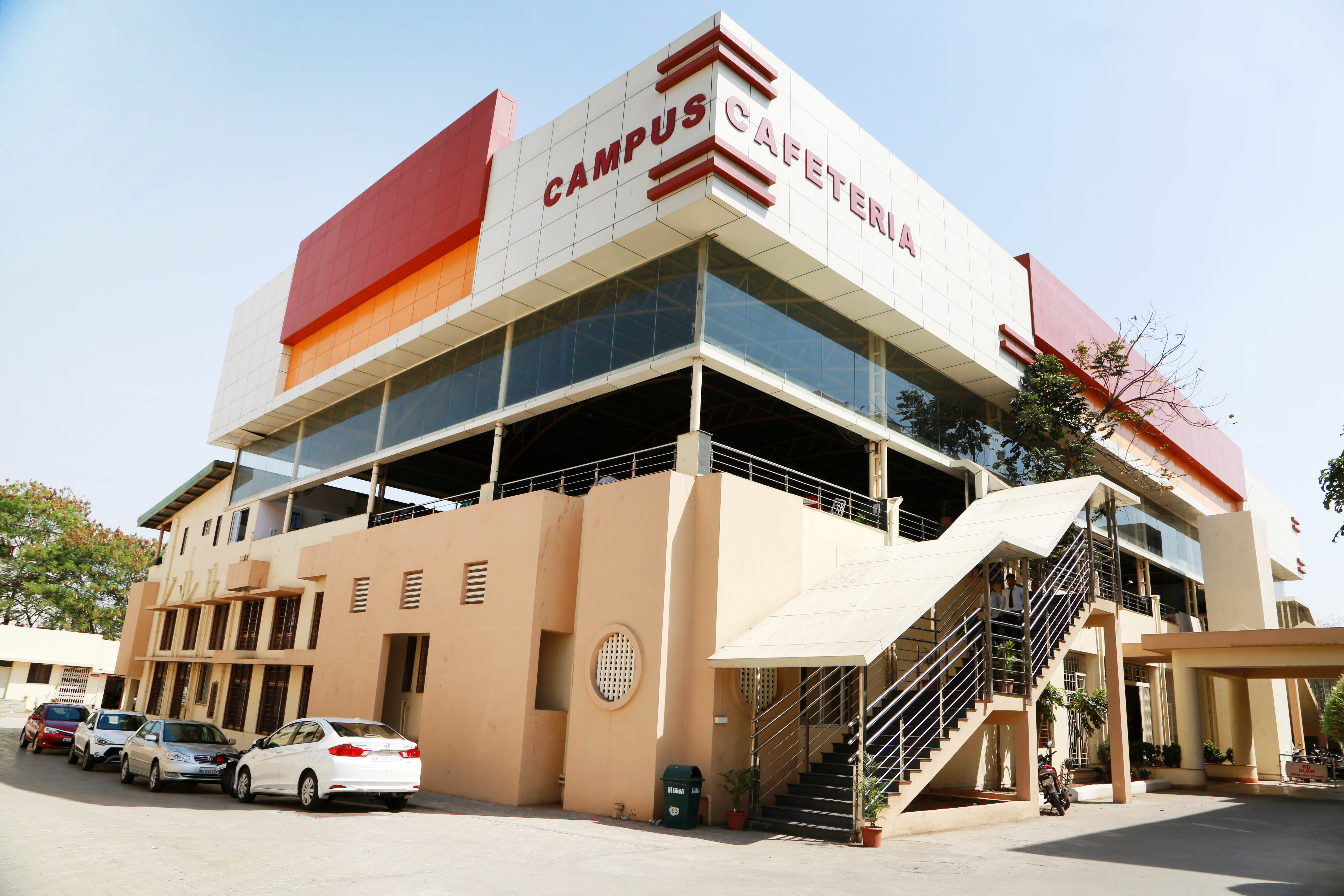 DY Patil Akurdi MBA Cafeteria / Mess(2)