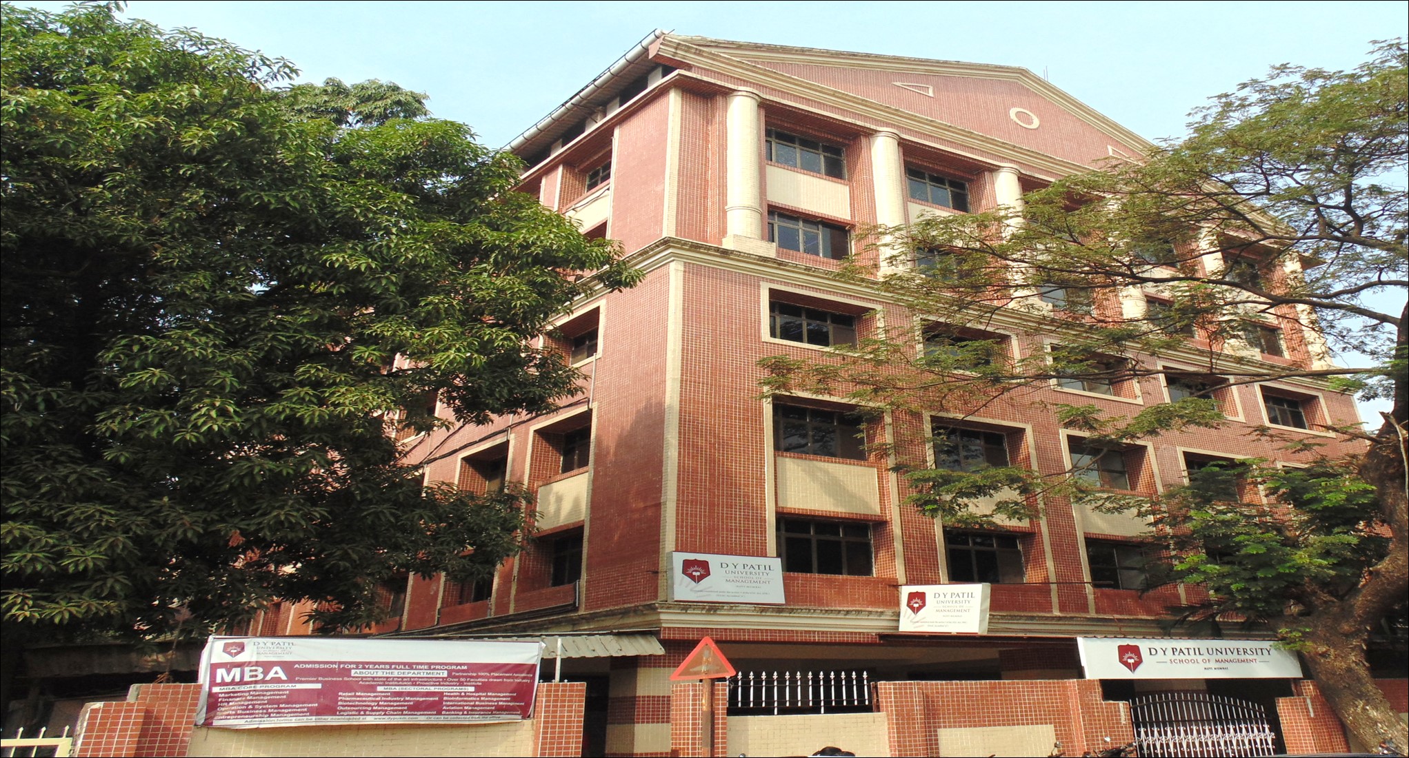 DY Patil University School of Management Campus Building(2)